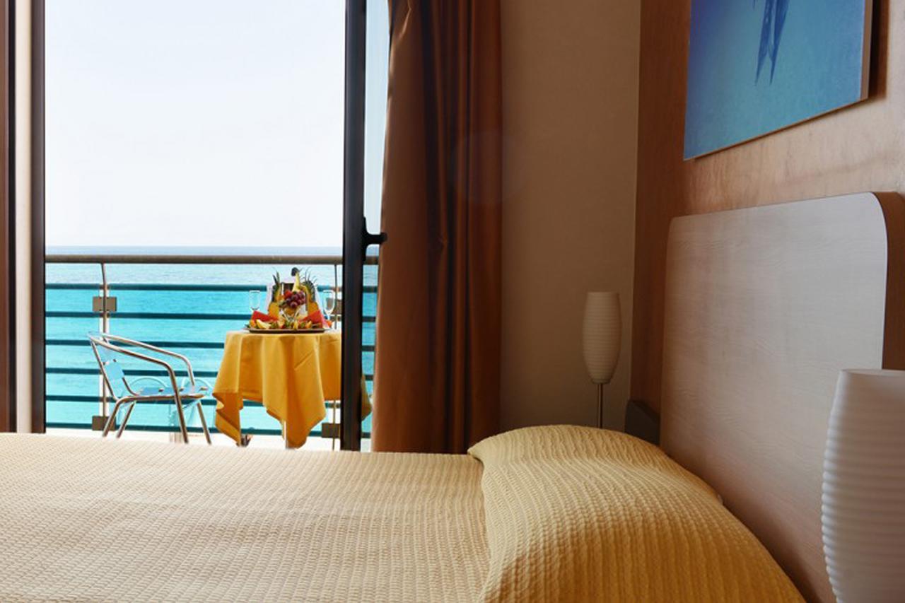Hotel Mirage Torre Santa Sabina Exterior photo
