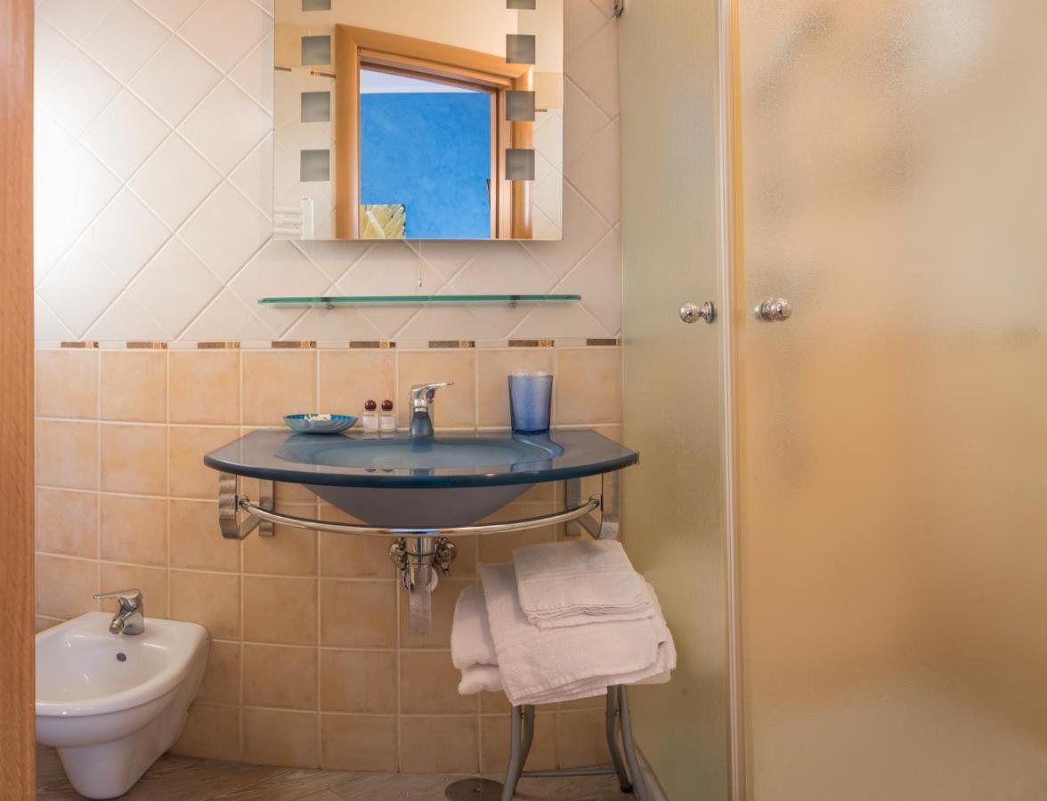 Hotel Mirage Torre Santa Sabina Room photo